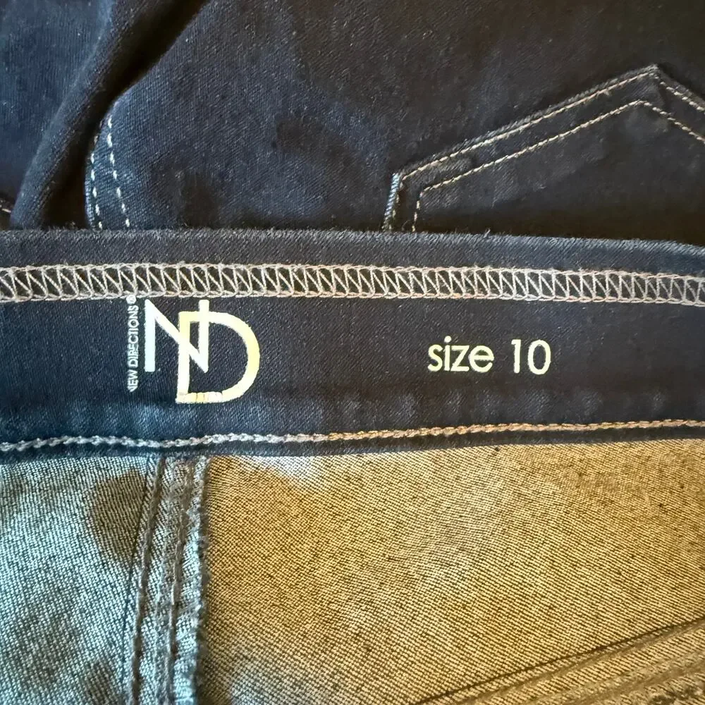 New Directions Capri Crop Jeans Silver Studded Size 10